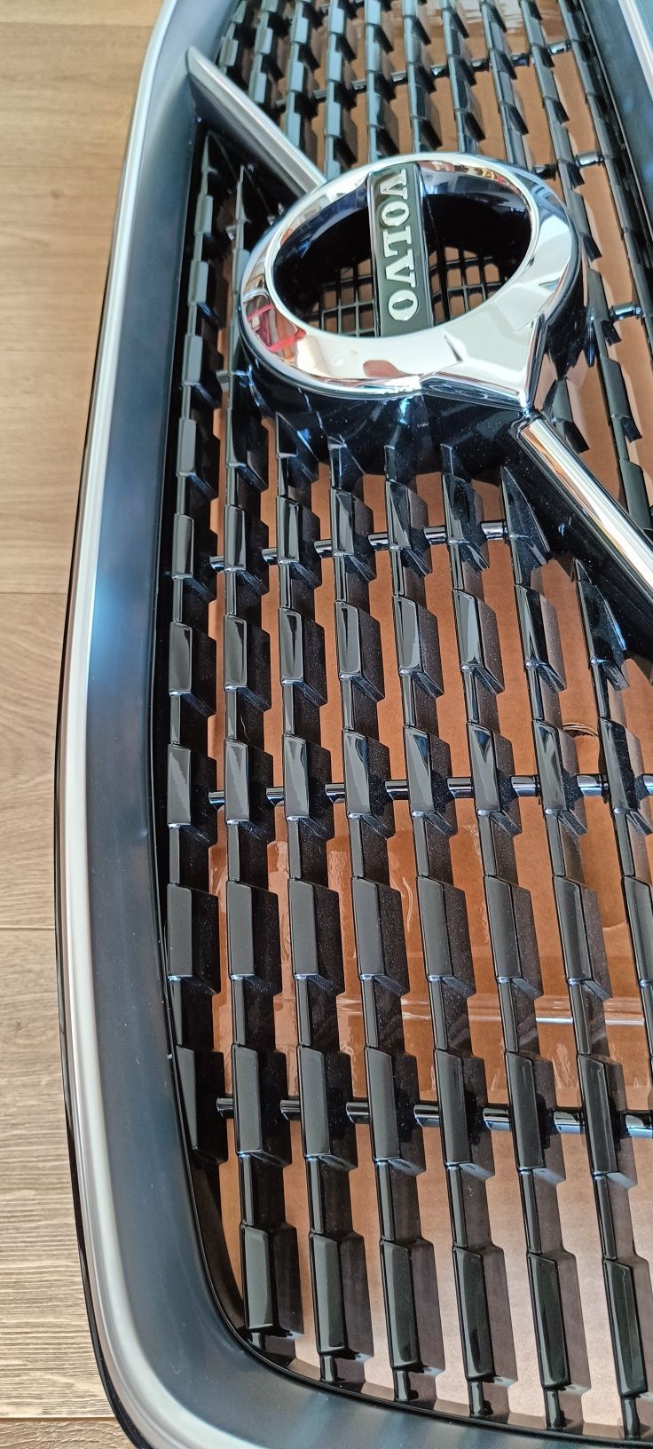 Grill Volvo XC90 R-design NOWY