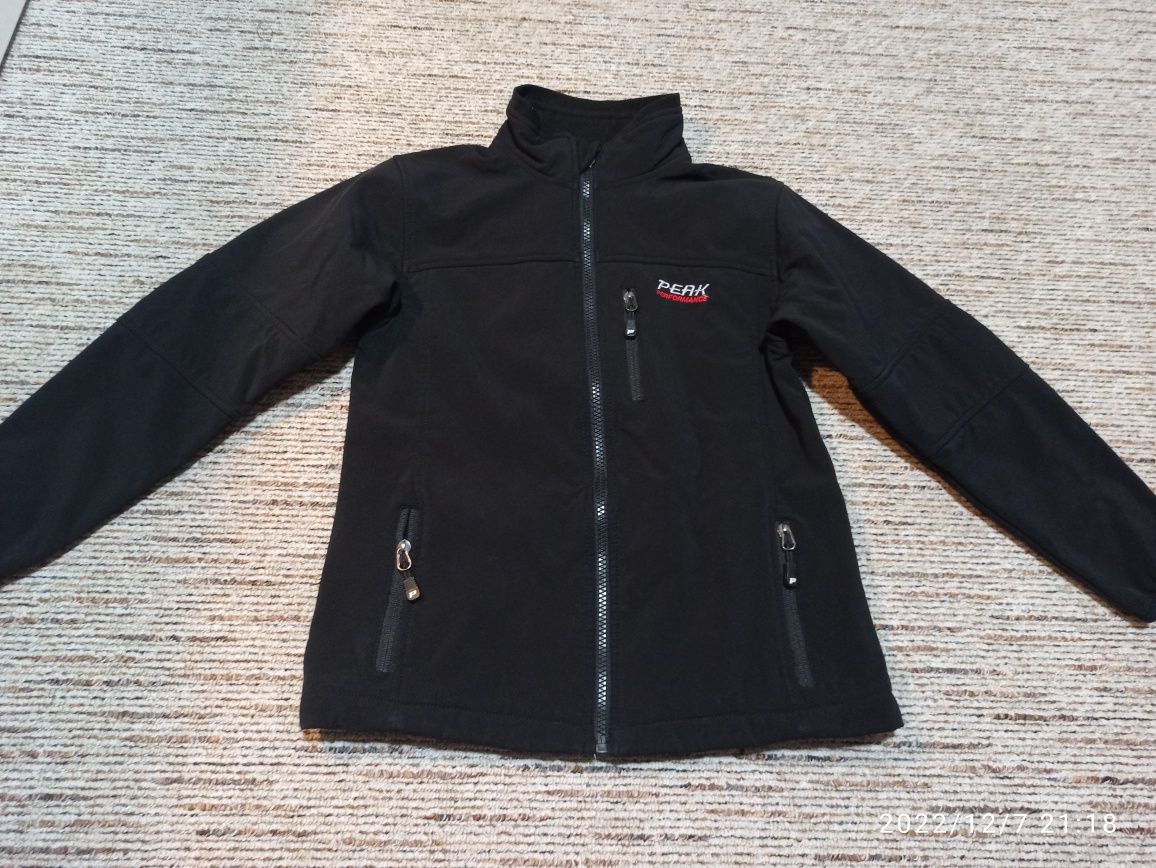 Czarna kurtka wiosenna jesienna bluza softshell dla chłopca 122