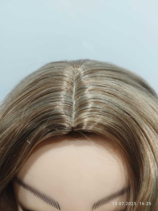 Peruka Beweig. Włosy bardzo ładne długie ok 60 cm. kręcone- falowane