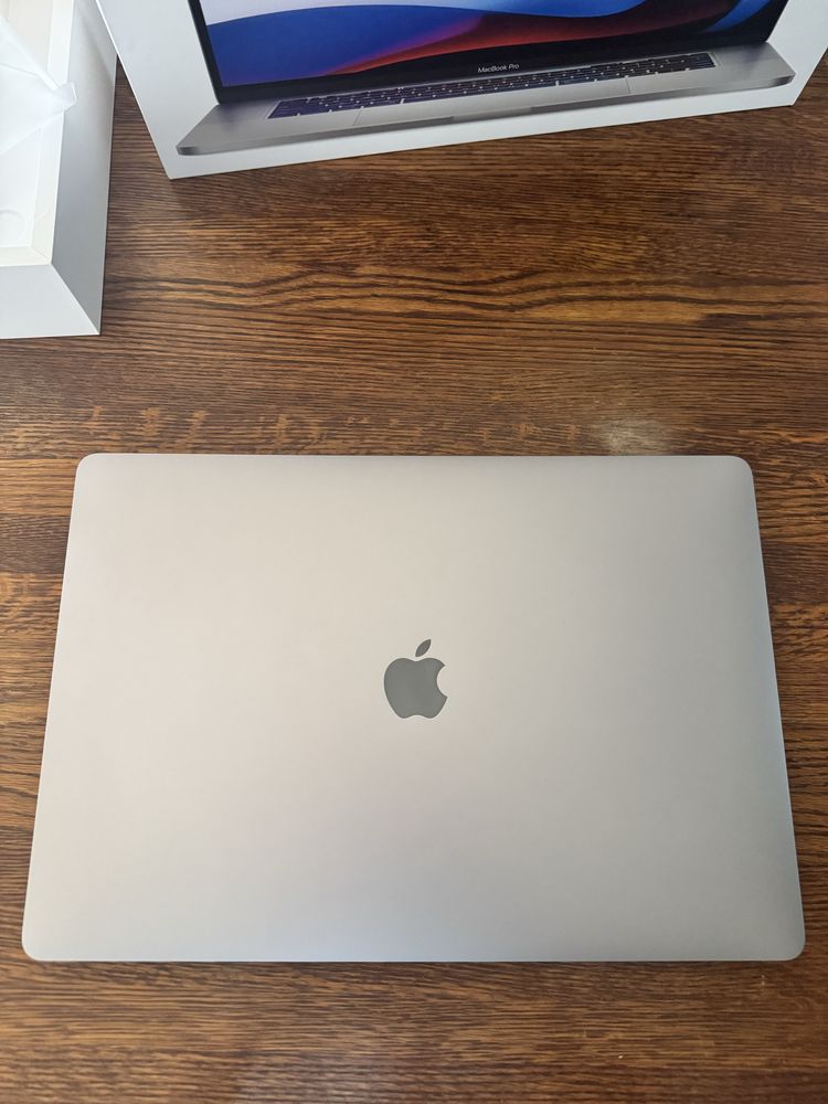 MacBook Pro 16" (2019) (como novo)