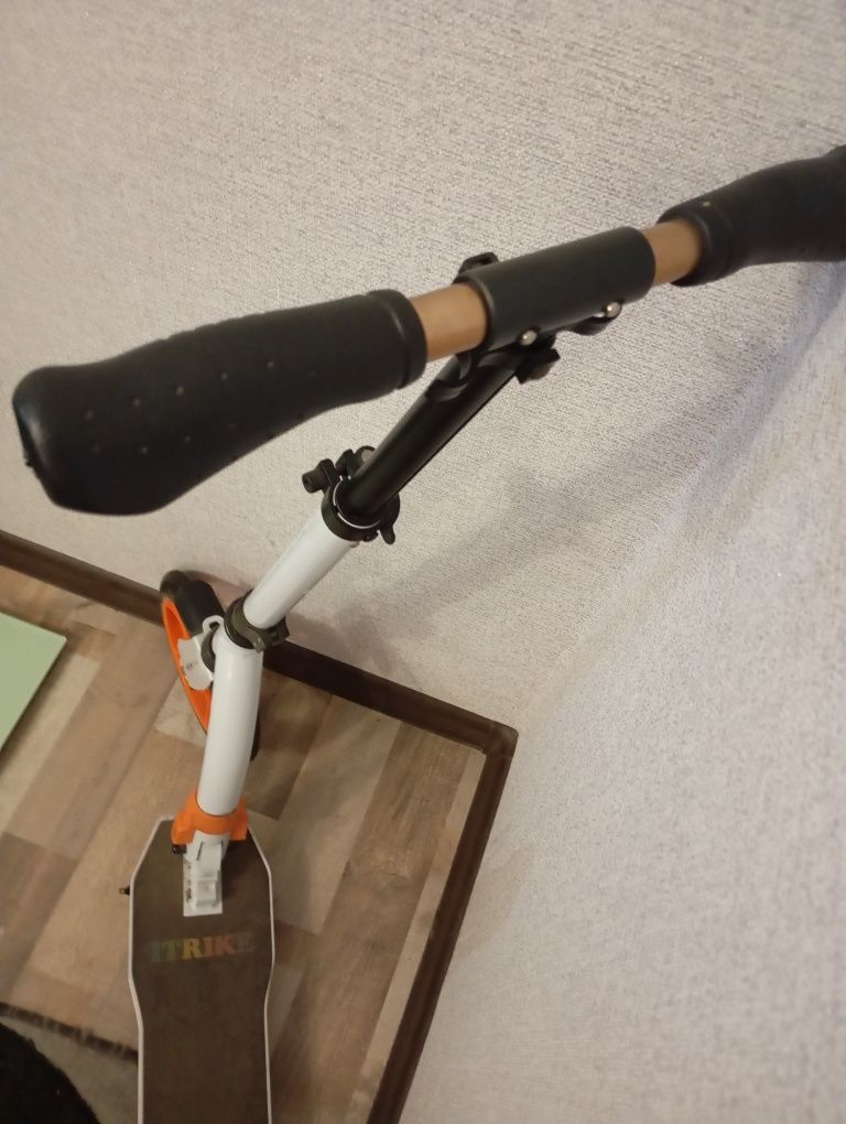 Самокат     б.у.