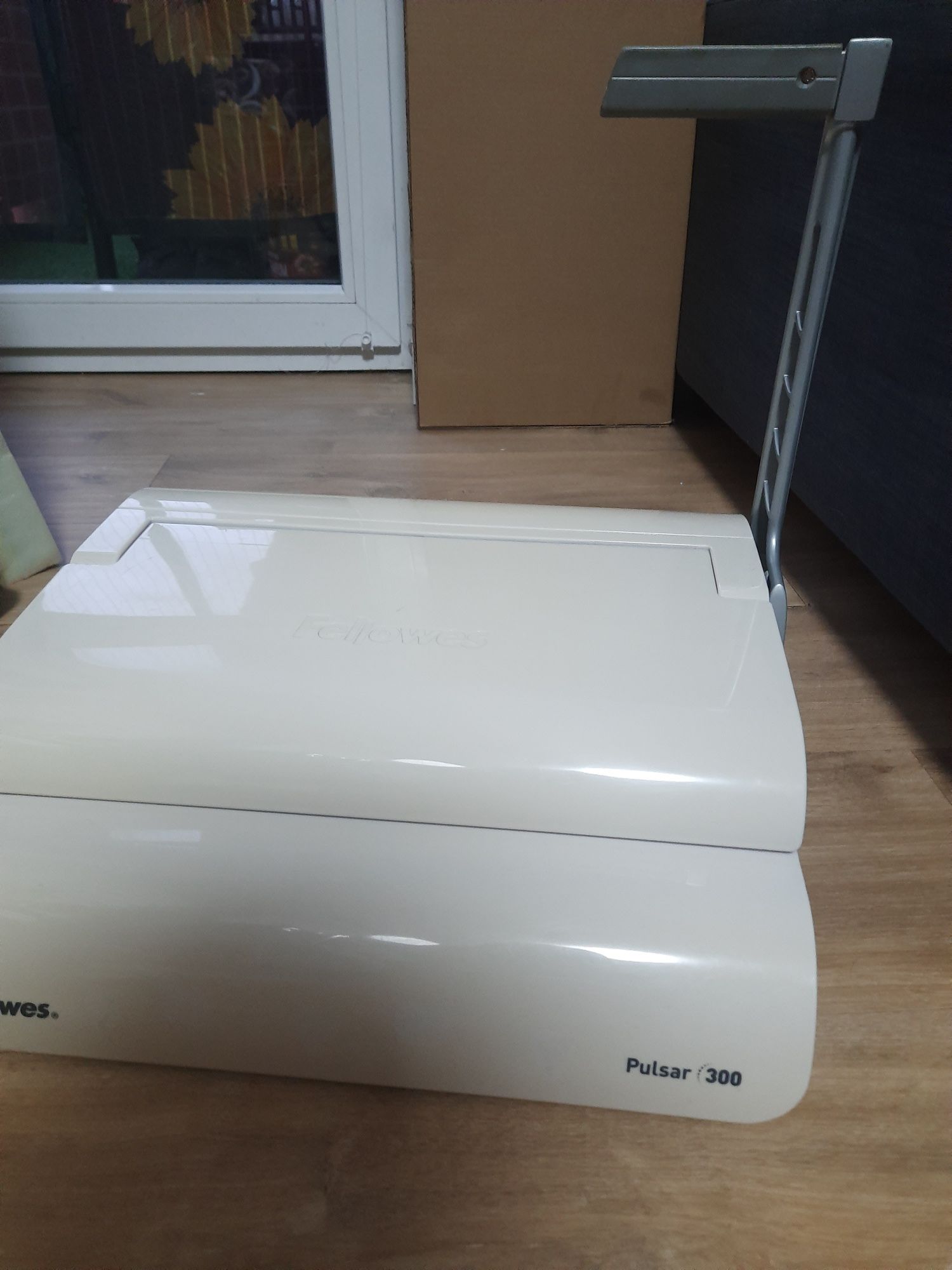 Bindownica grzbietowa Fellowes Pulsar 300 + akcesoria grzbiety