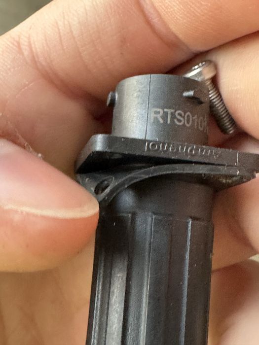 Wtyczka  z bateri stark varg