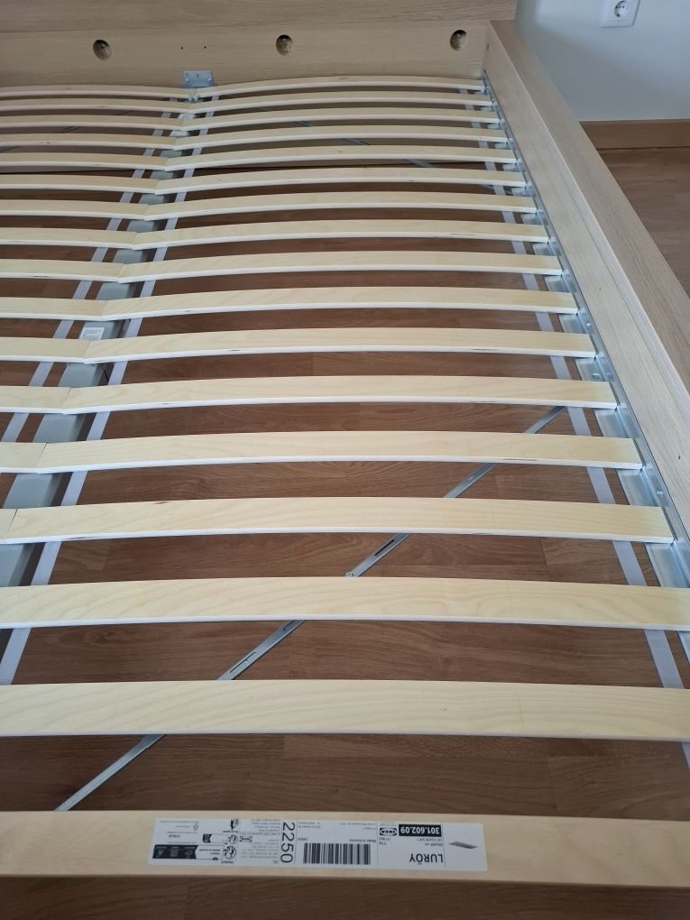 Cama Ikea Malm 160x200cm c/ estrados e colchão