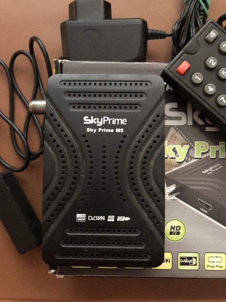 Тюнер SkyPrime M5 цифровий практично новий