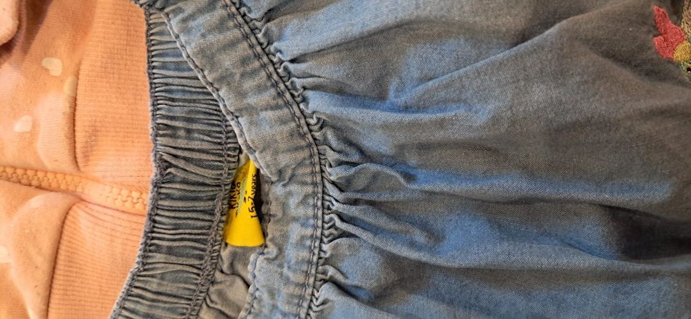 Sprzedam pakę aposnie, bluza, koszulka dla dziewczynki, rozmiar 92 (ze