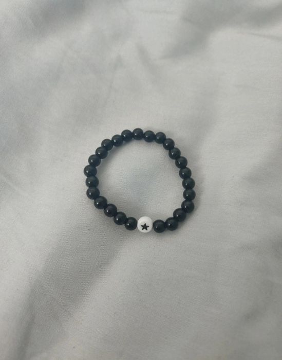 bransoletka czarna z gwiazdką