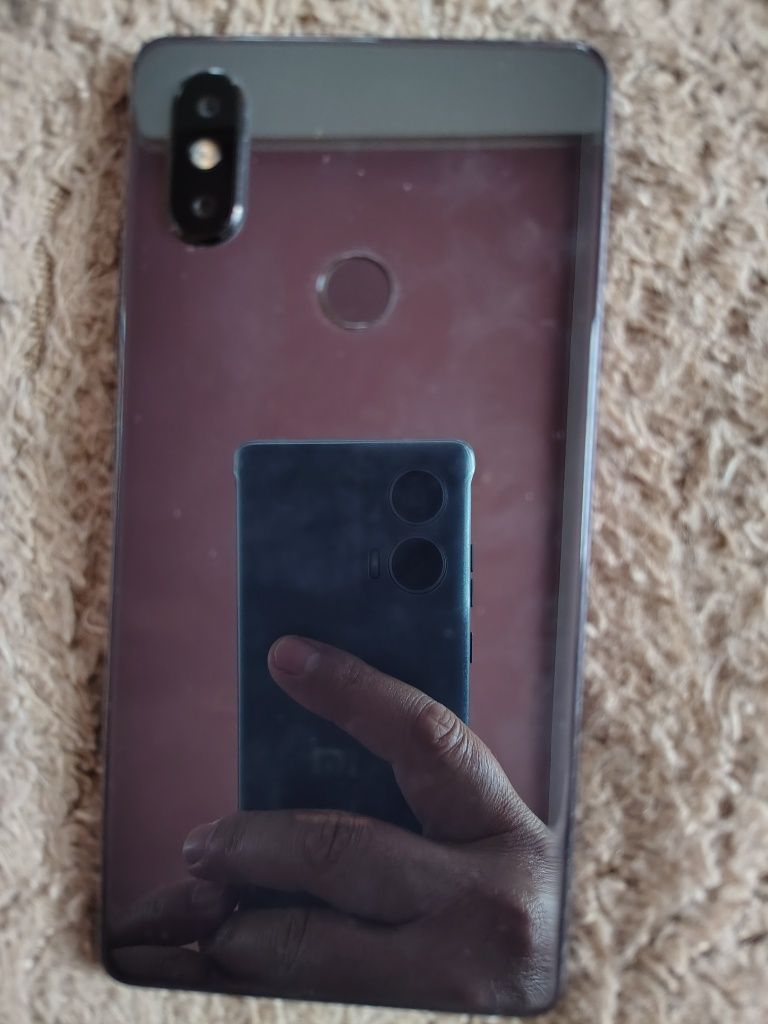 Продам Xiaomi MI 8 SE 6/64