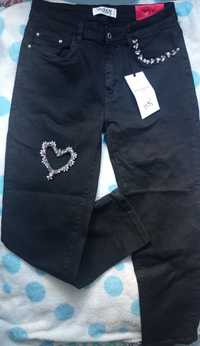 Spodnie czarne z sercem nowe