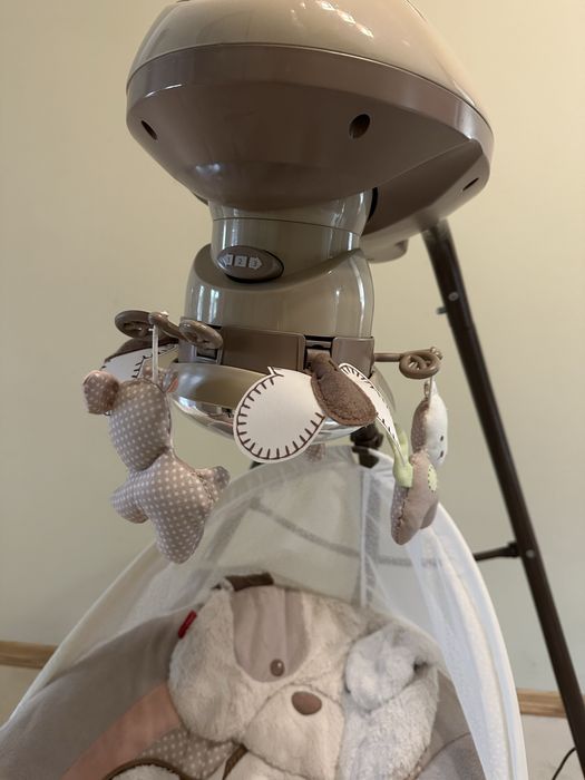 Заколисуючий центр fisher price