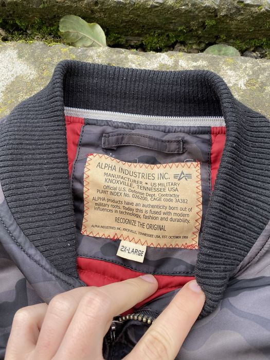 Bomber Alpha Industries з патчем і стрічкою