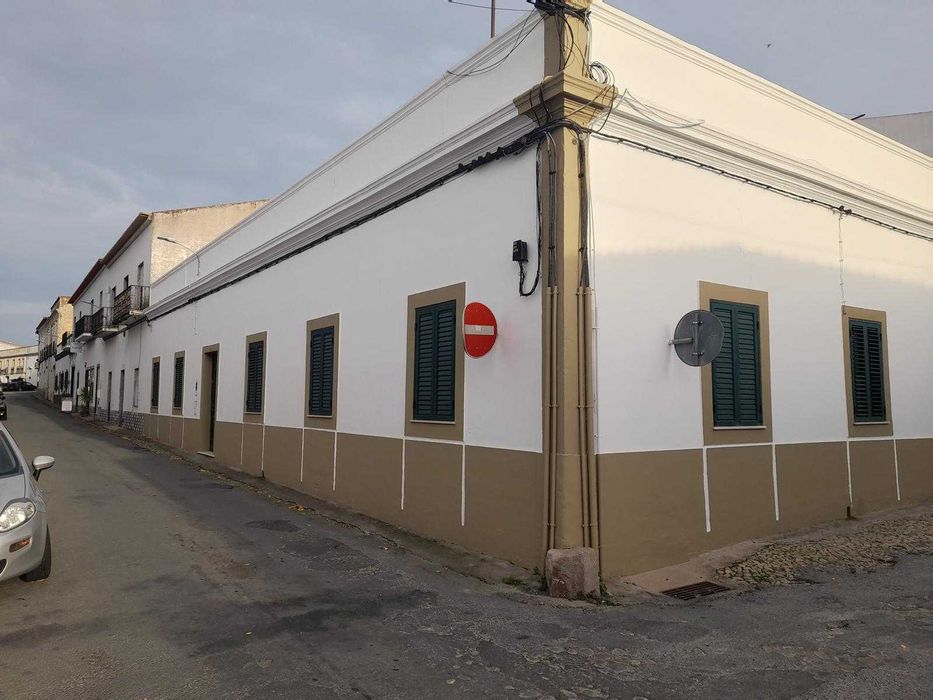 Casa Térrea no centro de Reguengos de Monsaraz