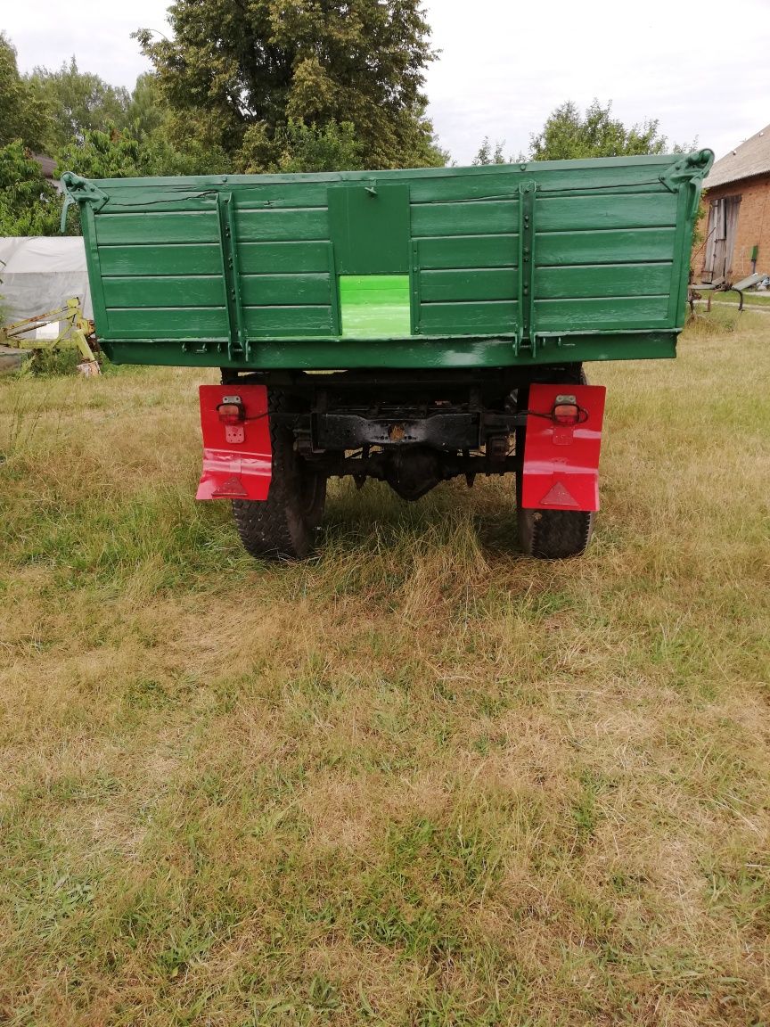 Przyczepa wywrot trójstronny
