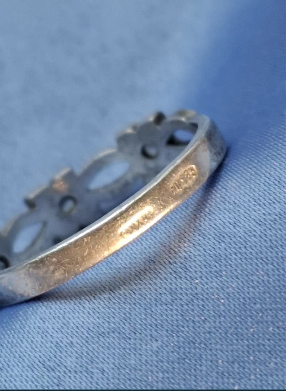 Серебряное кольцо с фианитами