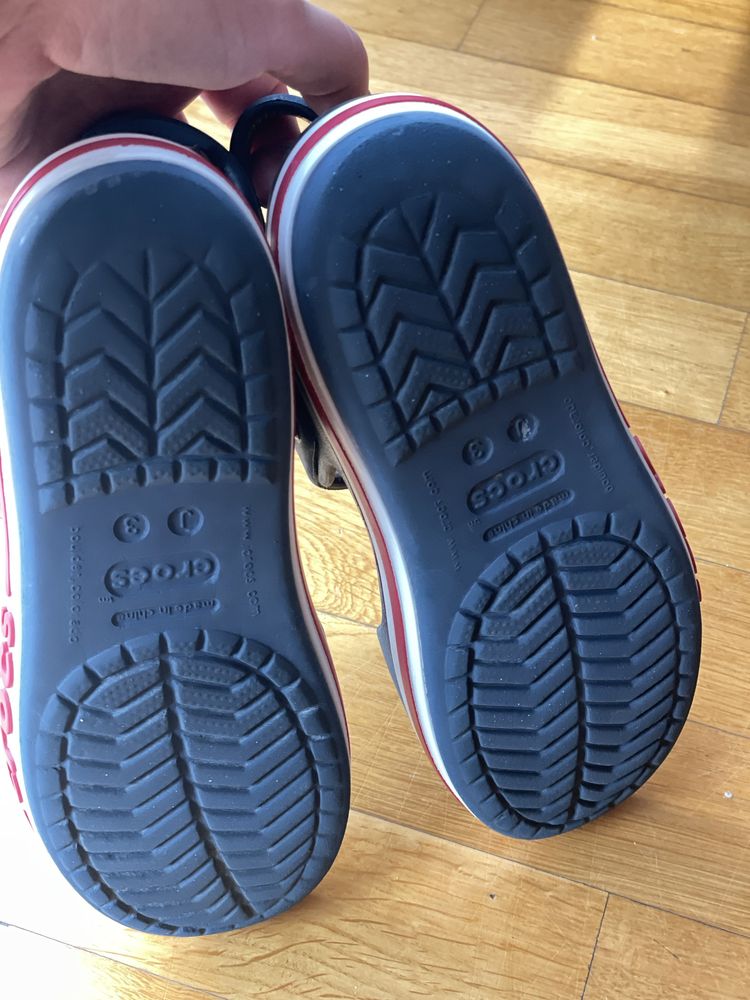 Босоніжки / сандалі Crocs J3