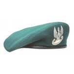 Beret wojskowy zielony  kiła sztuk i czarny 1 szt