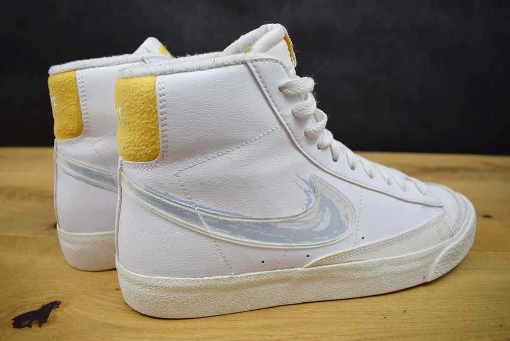 Nike Buty damskie sportowe Blazer Mid 77 Painted Swoosh r. 38,5