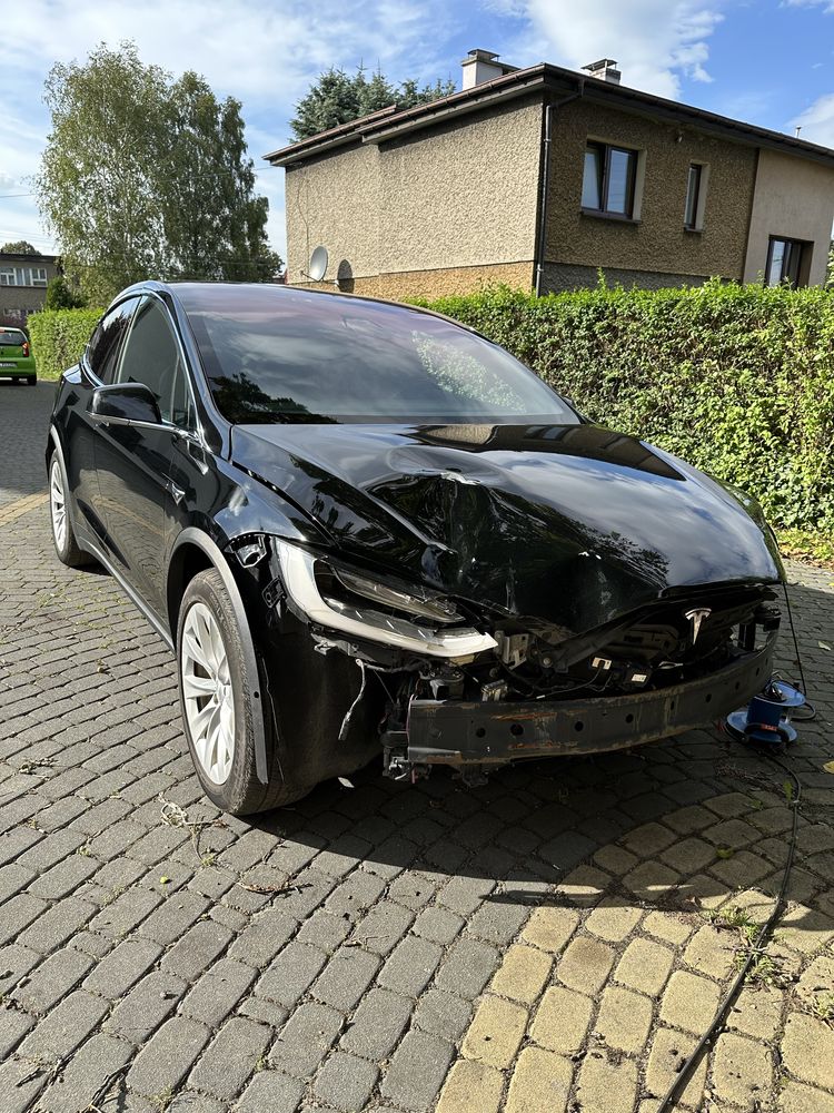 Tesla X 100D uszkodzony