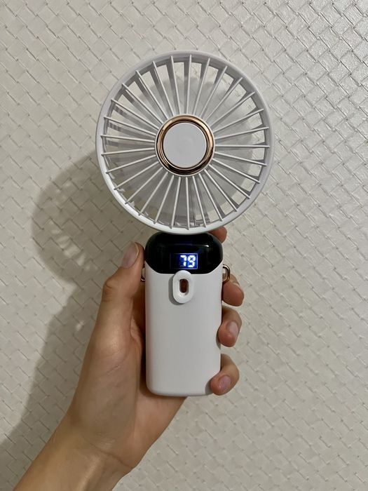 Ручной мини вентилятор