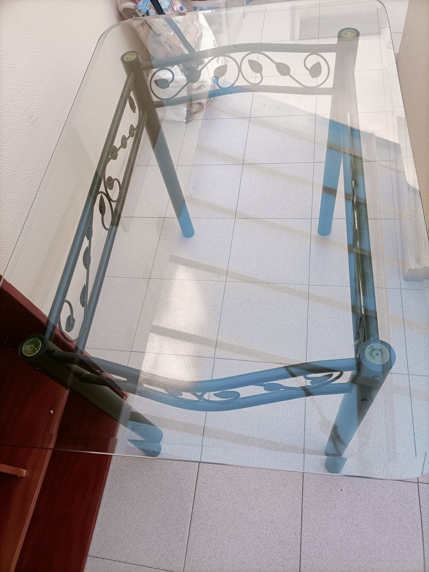 Mesa de jantar em vidro