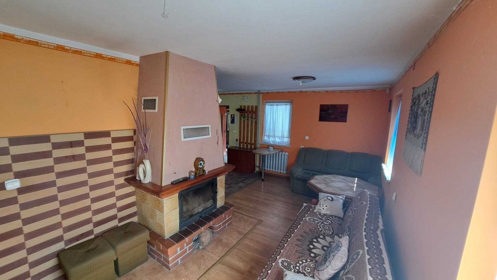 Dom na wsi z pięknym widokiem i dużą działką - Podzamcze