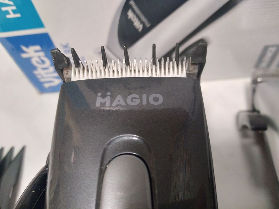 Цена за пару. Машинки для стрижки волос Vitek Magio