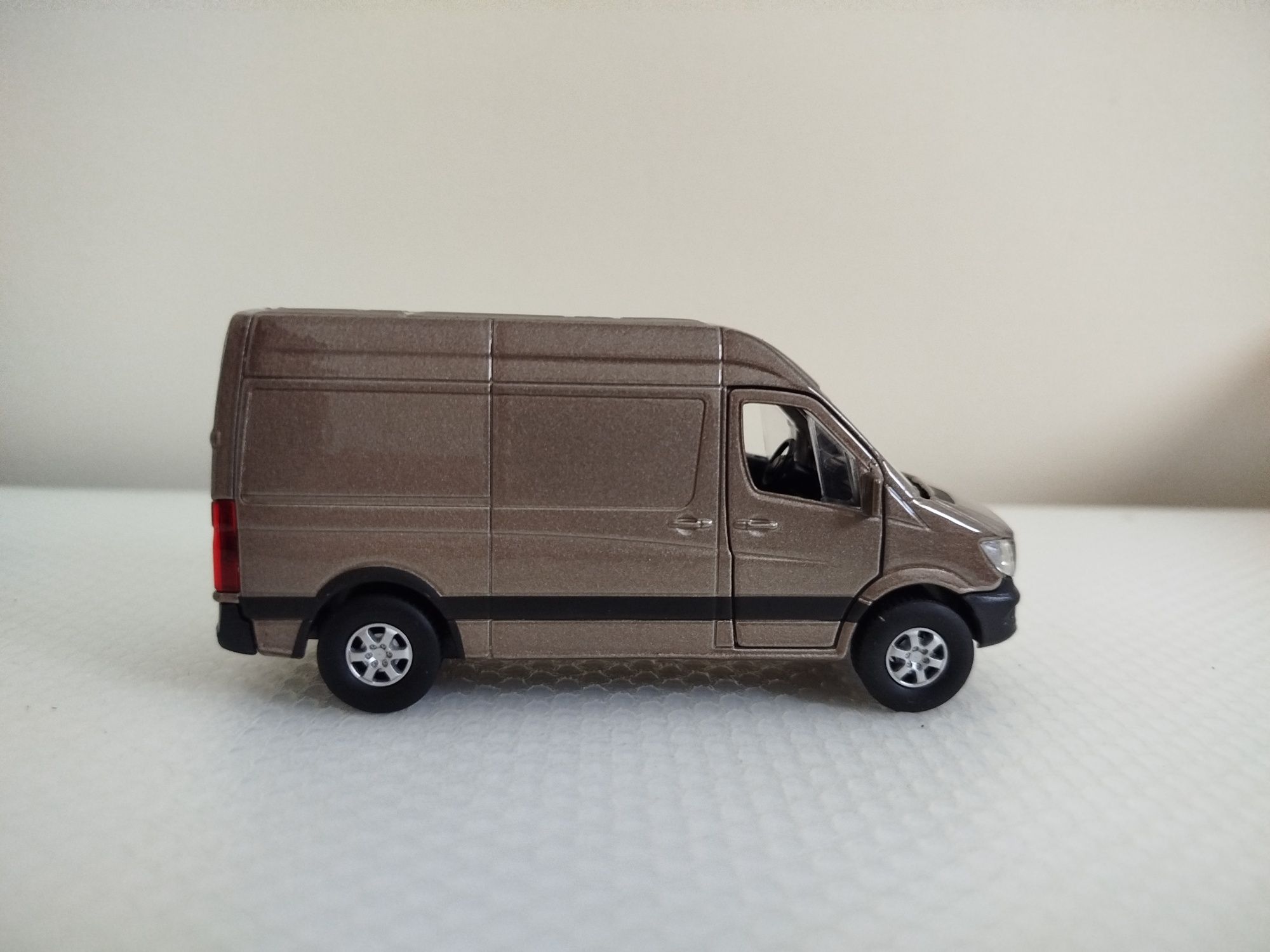 Miniatura Mercedes Sprinter 1/43 Nova
