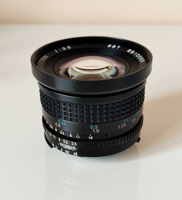 Tokina 17mm f3.5 (Nikon F)