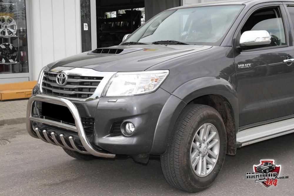 Orurowanie przednie, kły, baranek Toyota Hilux