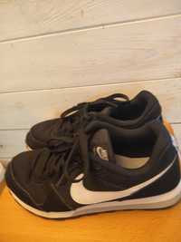 Buty Nike Runner r.38,5 wkładka 24 cm