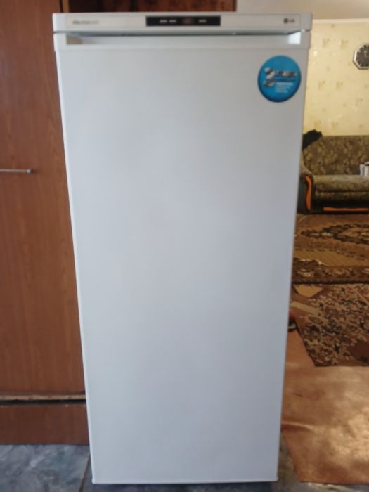 Продам морозильную камеру  LG