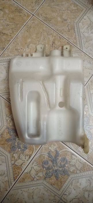 Бачок омывателя Nissan Micra k12