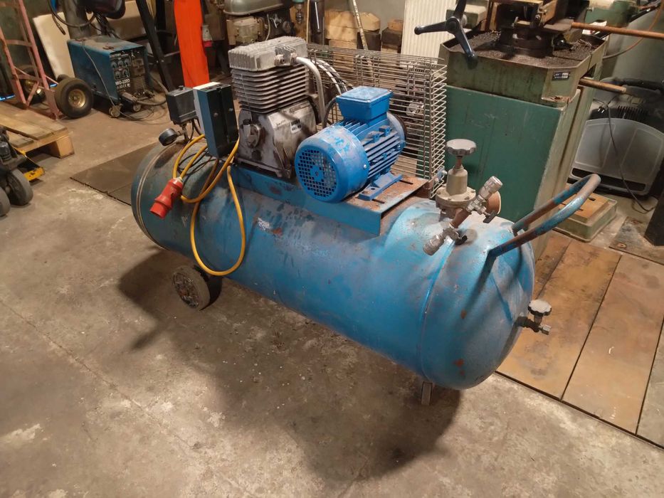 Kompresor dwutłokowy 200l sprężarka