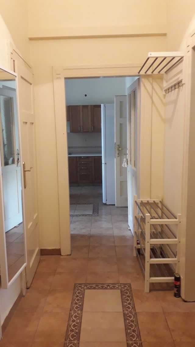 Centrum Krakowa, duży, niezależny, 21 m2 pokój dla kobiet do wynajęcia