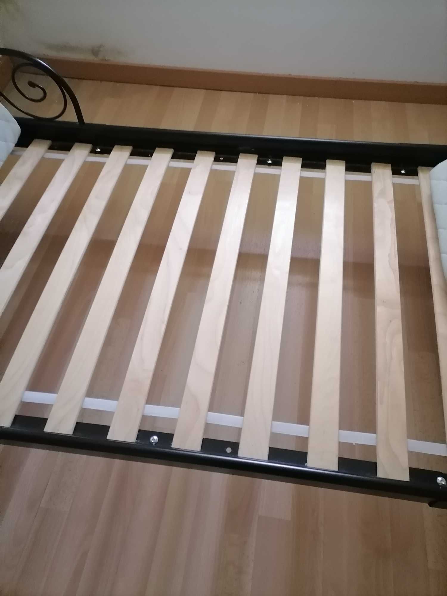 Cama extensivel IKEA criança + estrado + colchão (preta)