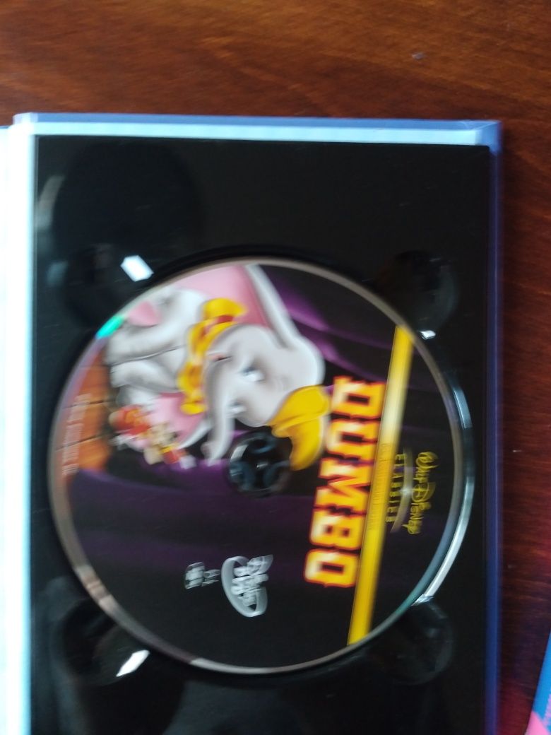 Dumbo - film DVD i książka z kolekcji Disneya