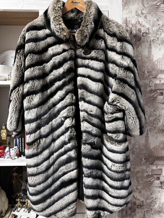 Продам шубу, б/в, є незначні сліди використання, рукав 3/4, розмір M-L