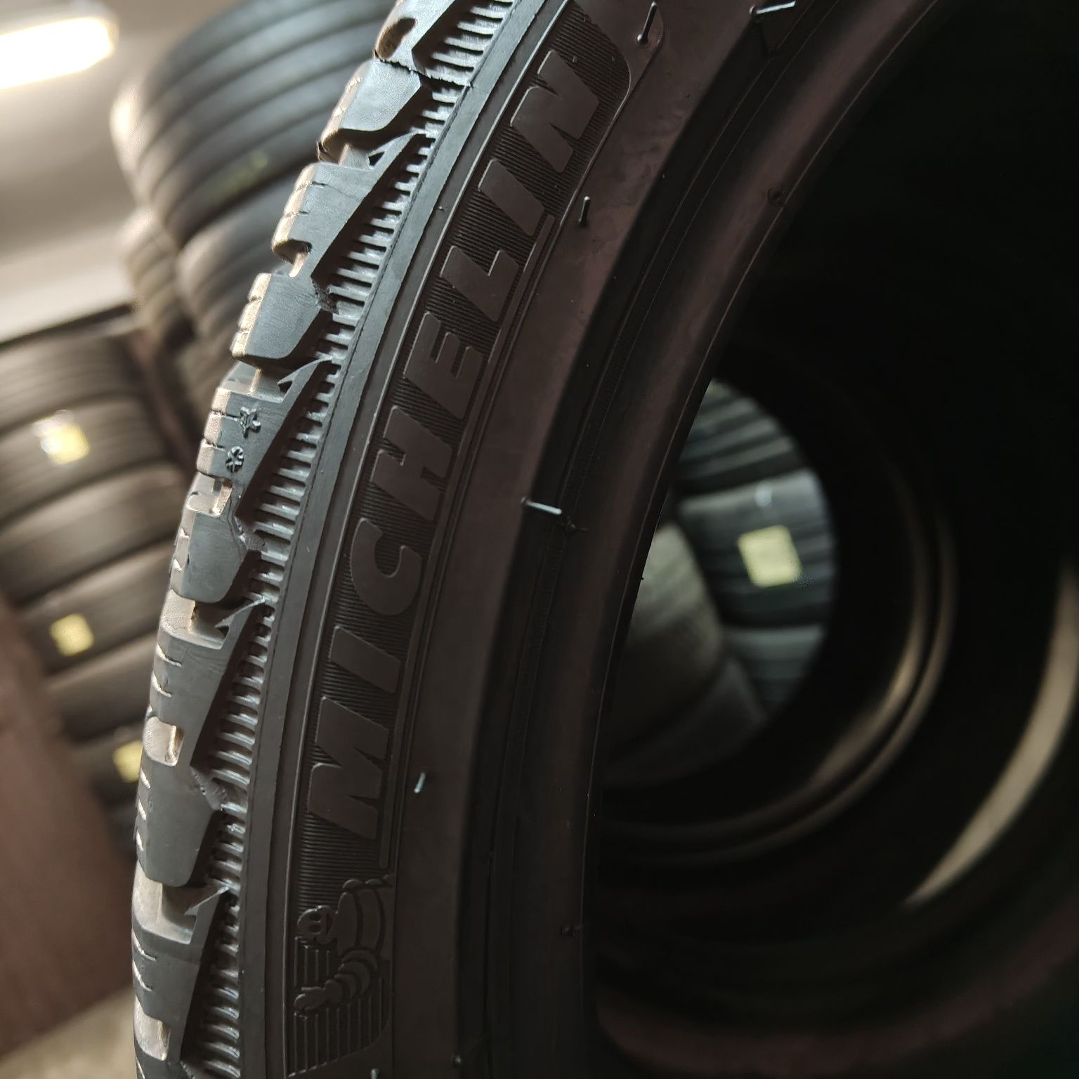 255/35/19 XL Sprzedam komplet opon zimowych Michelin
