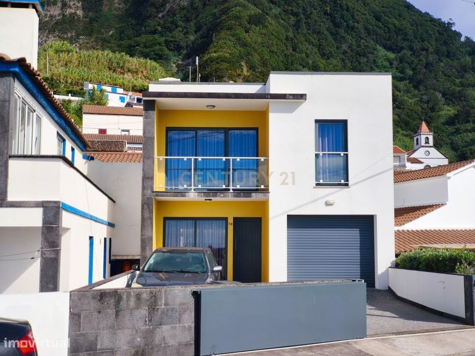 Deslumbrante Moradia com Vista Mar em Ribeira Quente, Povoação - Oport