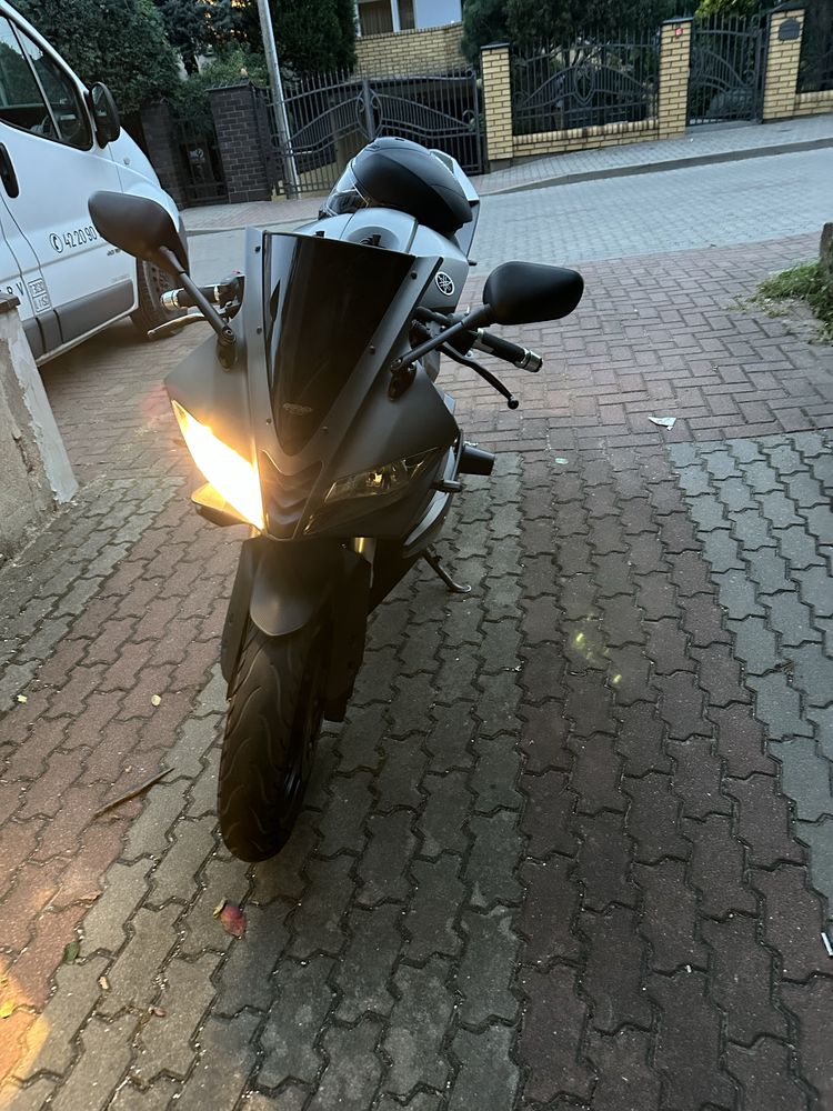 Yamaya yzf 125 r 2014