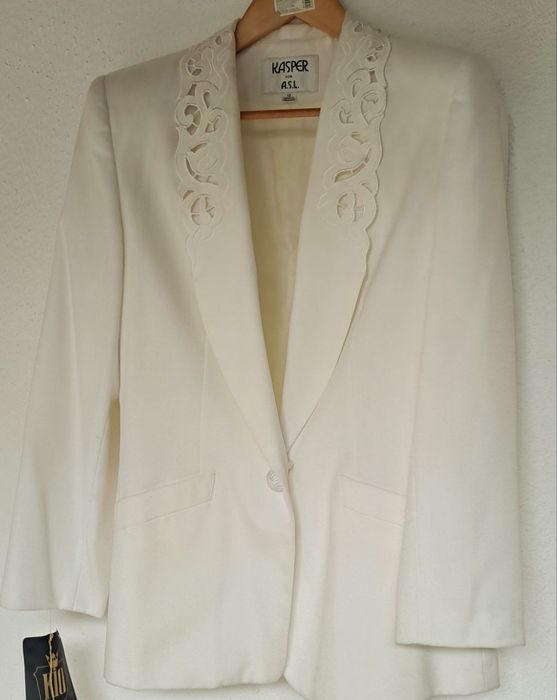 Костюм женский белый жакет с юбкой р.48-50, Гонконг