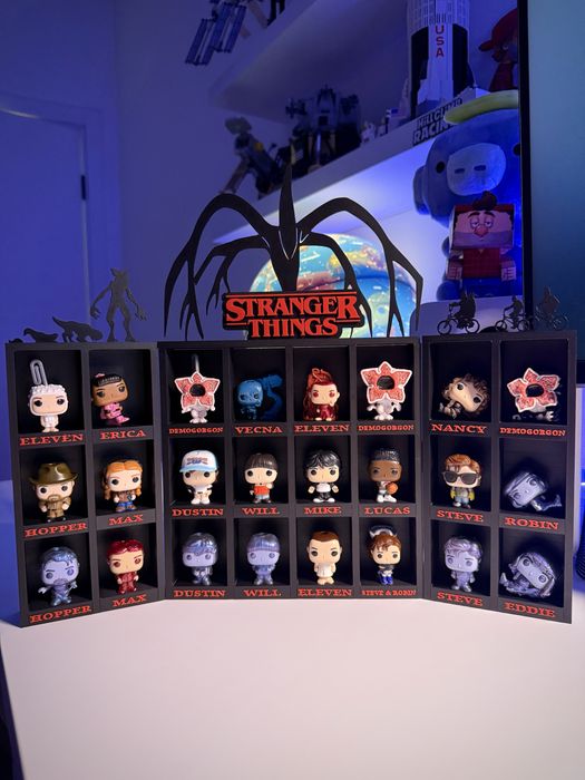 Полиця для фігурок Stranger Things / Дивні Дива