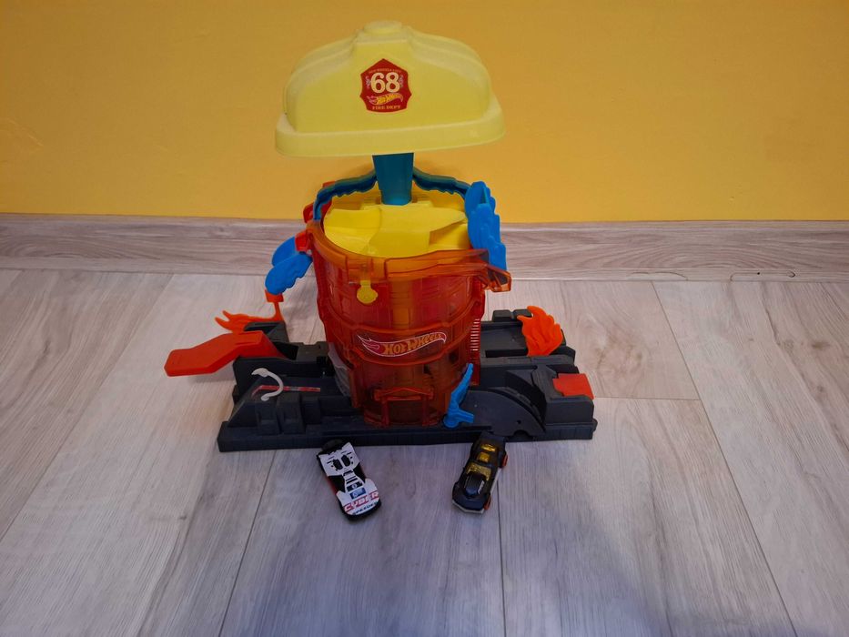 Hot Wheels Ratunkowa Remiza Strażacka