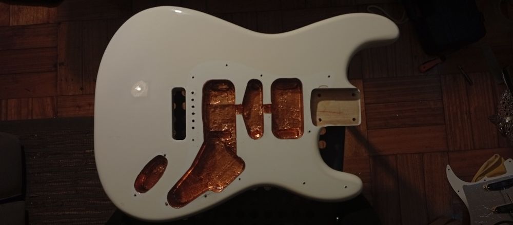 Corpo Squier Stratocaster em Olympic White