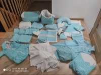 Komplet dodatków do pokoju niemowlaka w niebieski w białe grochy