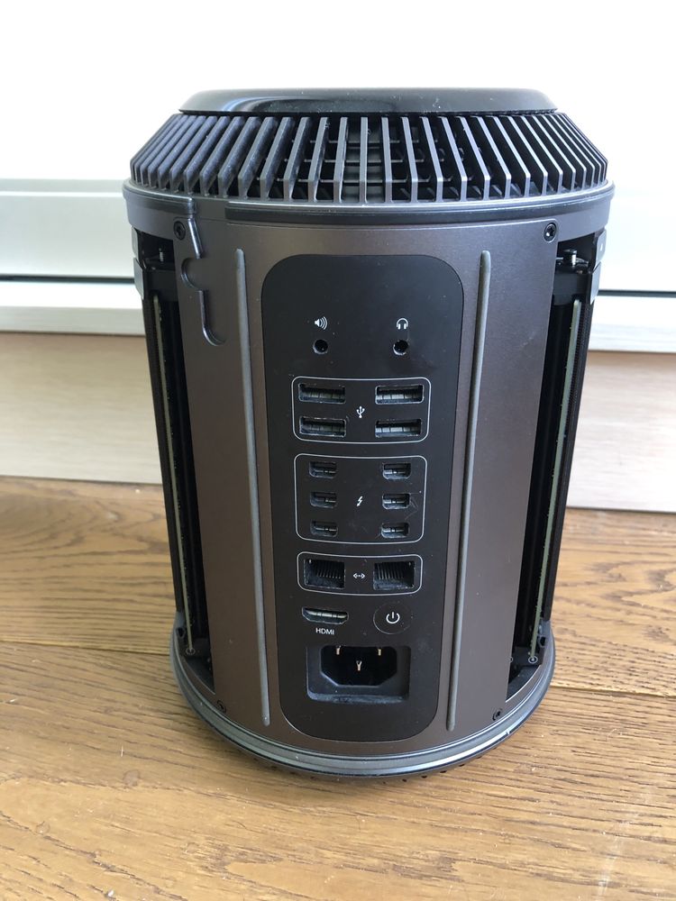 Apple MacPro 3,5GHz 6 Core Intel Xeon E5/16Gb/250SSD/D500x2/