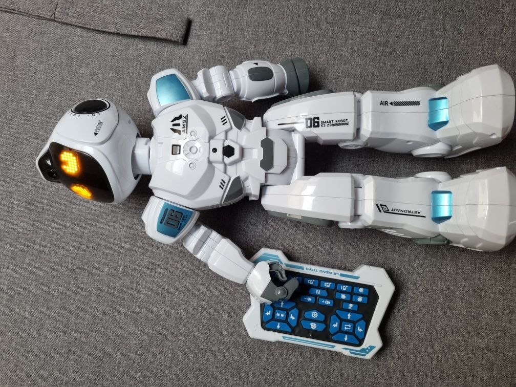 Robot tech-bot zdalnie sterowany