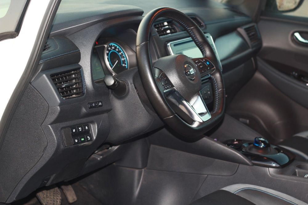 Nissan Leaf Tekna 2019 максимальная комплектация