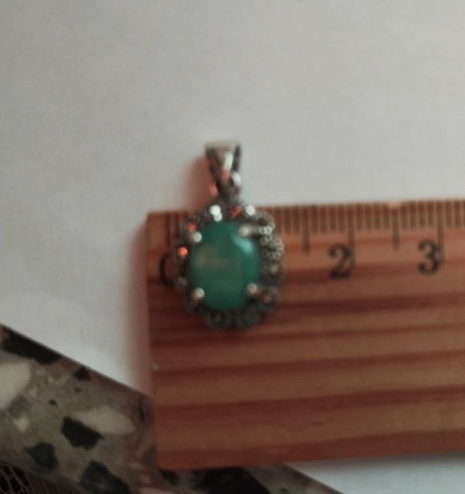 zawieszka srebrna ze szmaragdem, srebro 925 szmaragd i markazyty