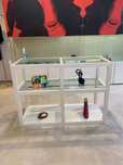 Vitrine em madeira lacada a branco